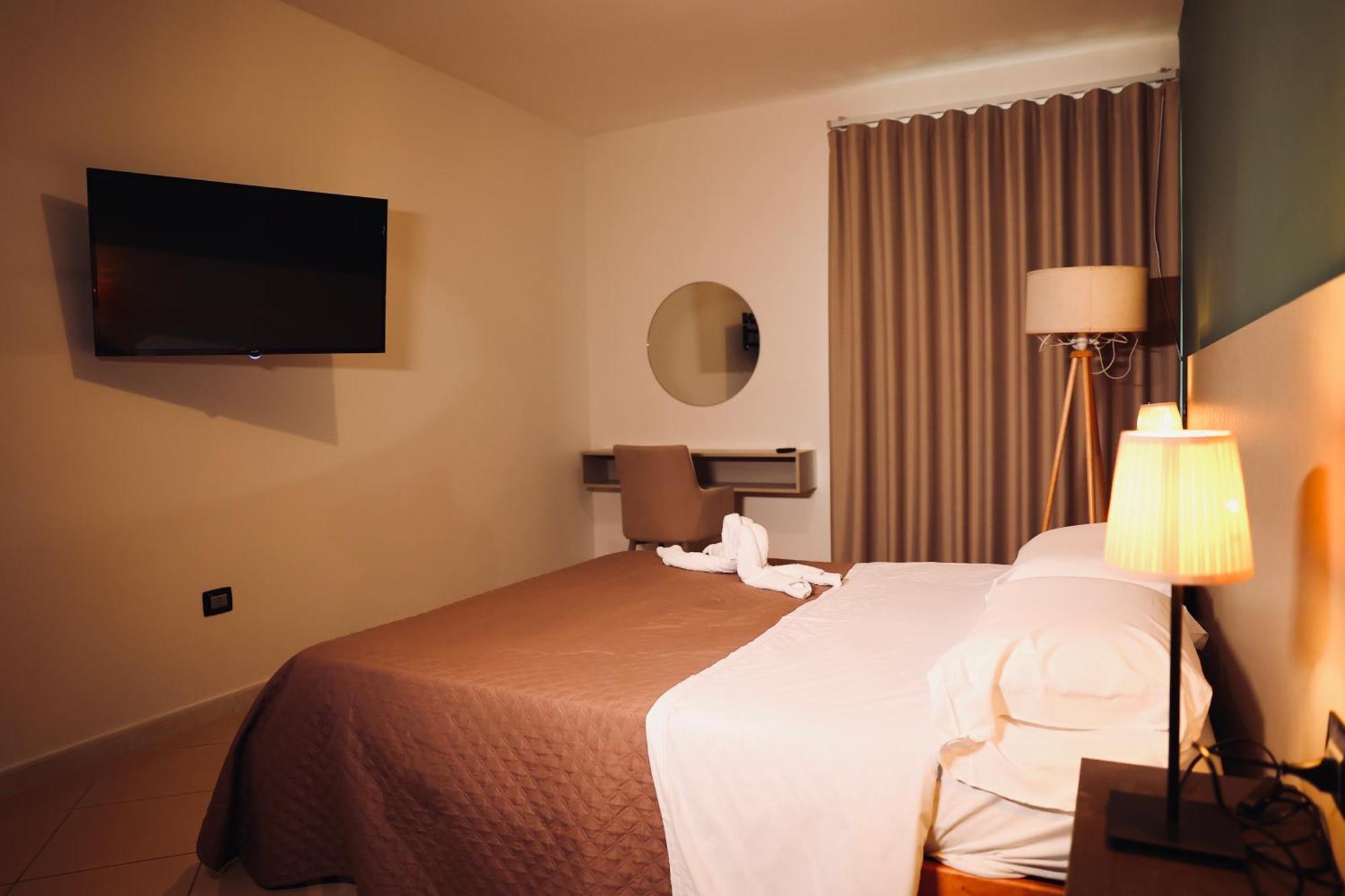 אברסה Hotel Futuro מראה חיצוני תמונה
