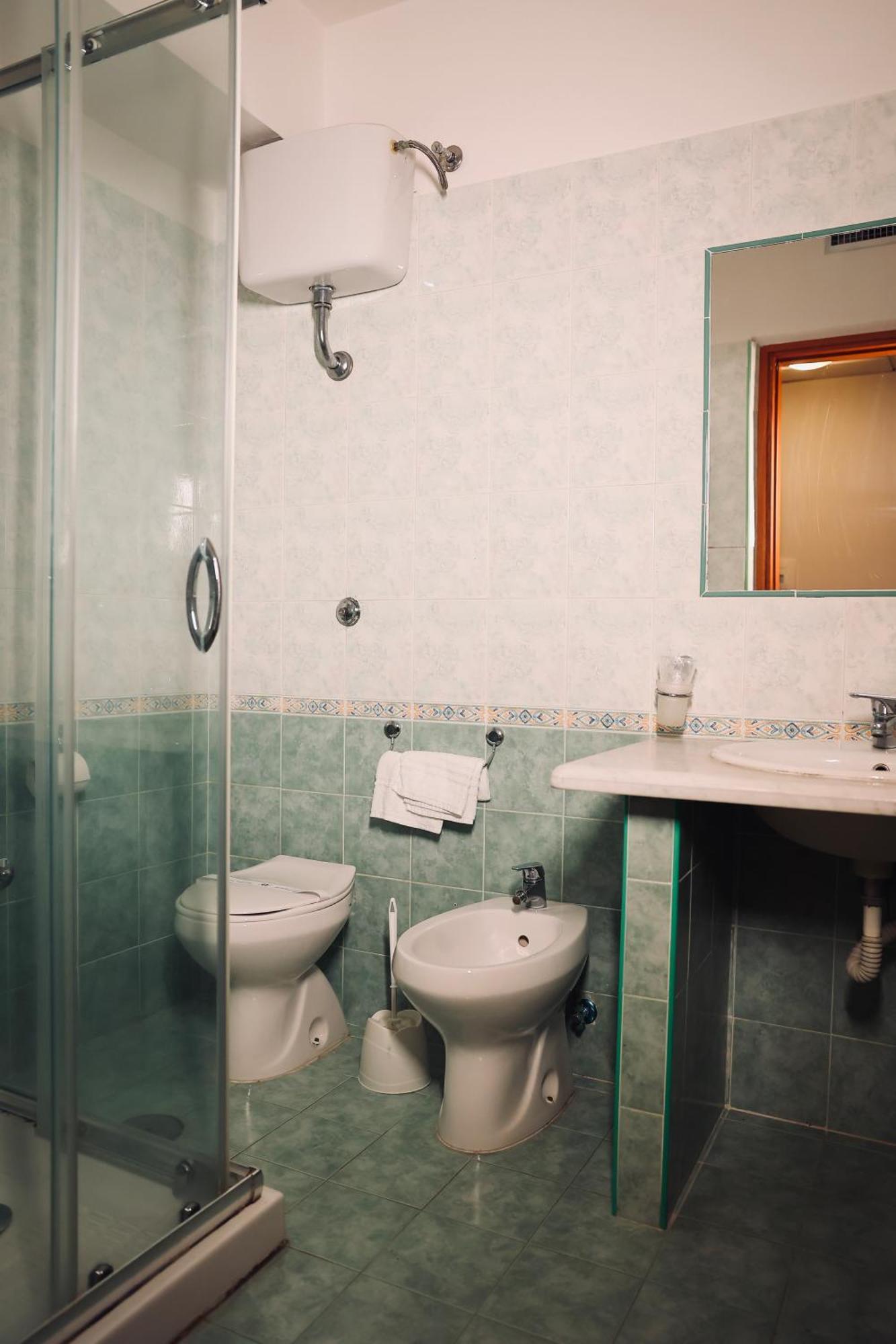 אברסה Hotel Futuro מראה חיצוני תמונה