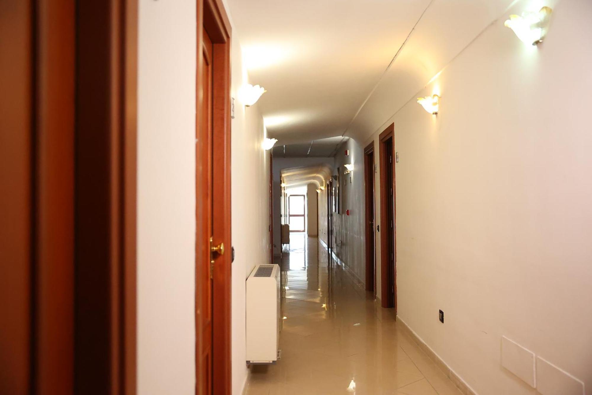 אברסה Hotel Futuro מראה חיצוני תמונה