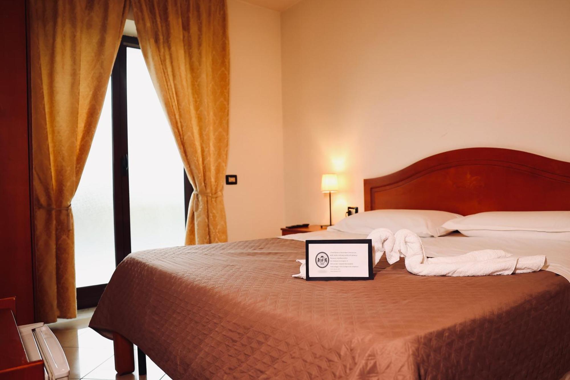 אברסה Hotel Futuro מראה חיצוני תמונה