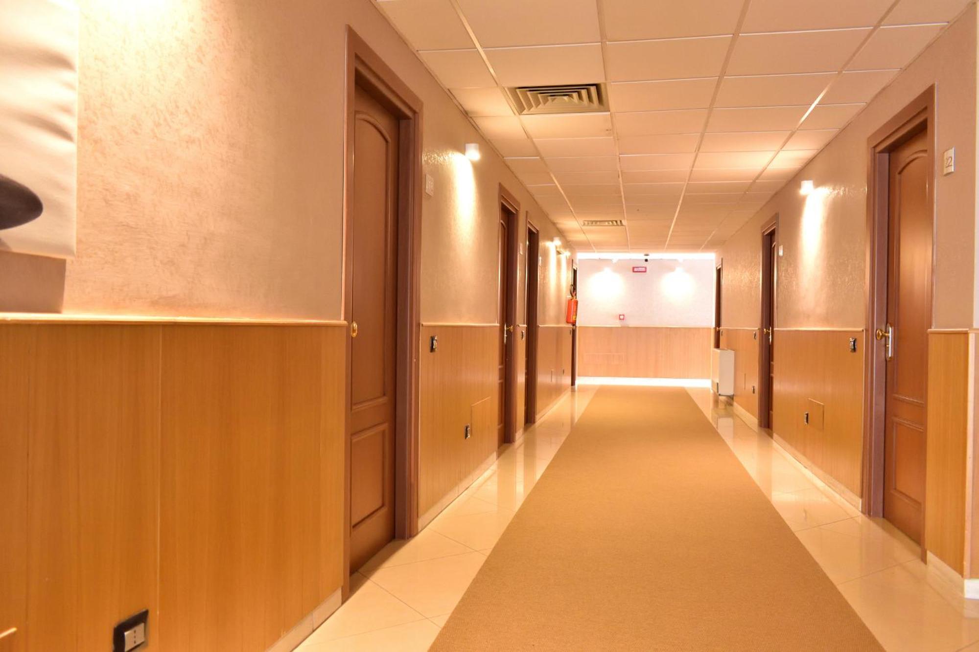 אברסה Hotel Futuro מראה חיצוני תמונה
