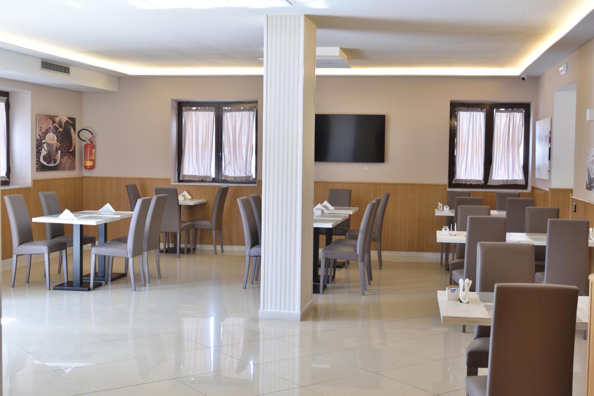 אברסה Hotel Futuro מראה חיצוני תמונה